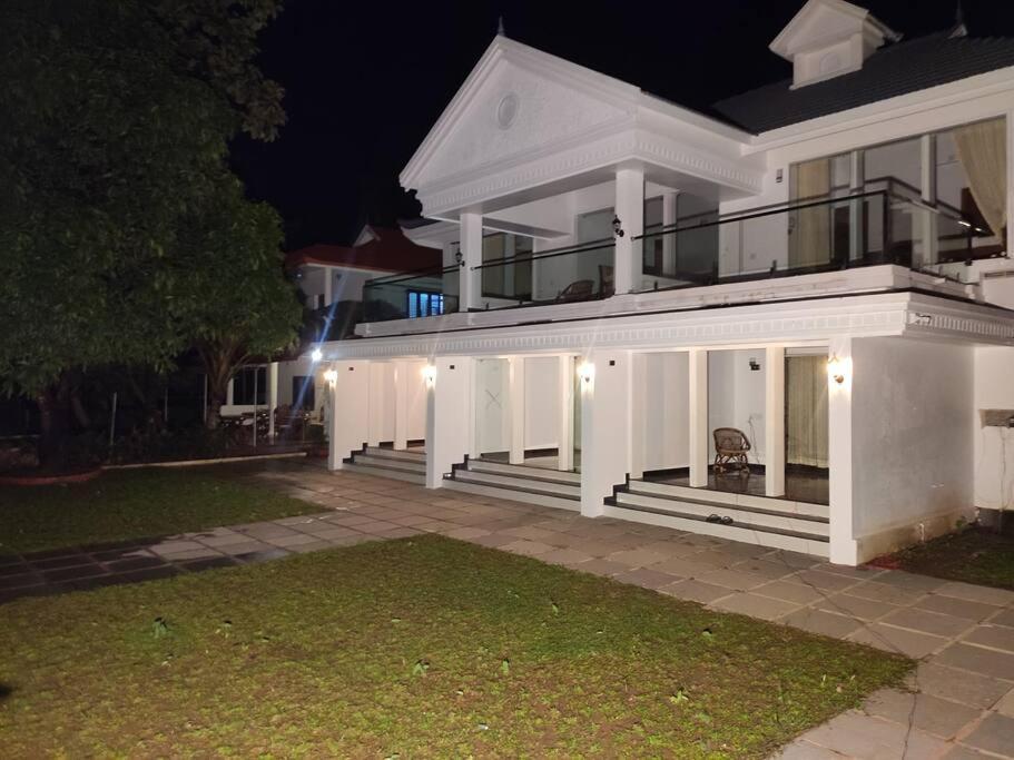 Riveria Portico Villa North Paravur Bagian luar foto